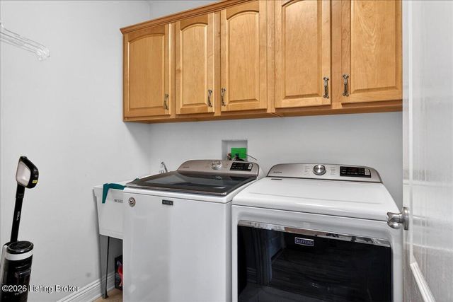 6113 Sweetbay Dr, Crestwood, KY 40014