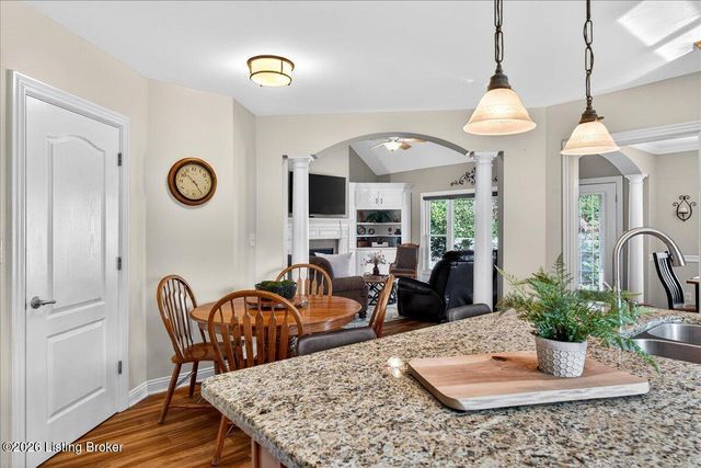 6113 Sweetbay Dr, Crestwood, KY 40014