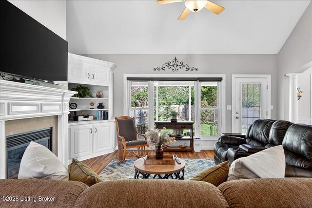 6113 Sweetbay Dr, Crestwood, KY 40014