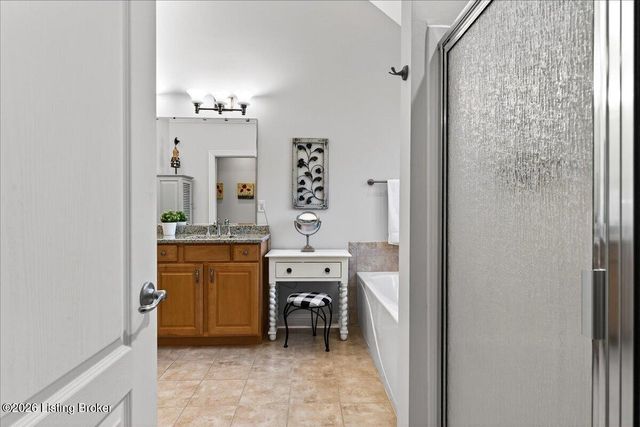 6113 Sweetbay Dr, Crestwood, KY 40014