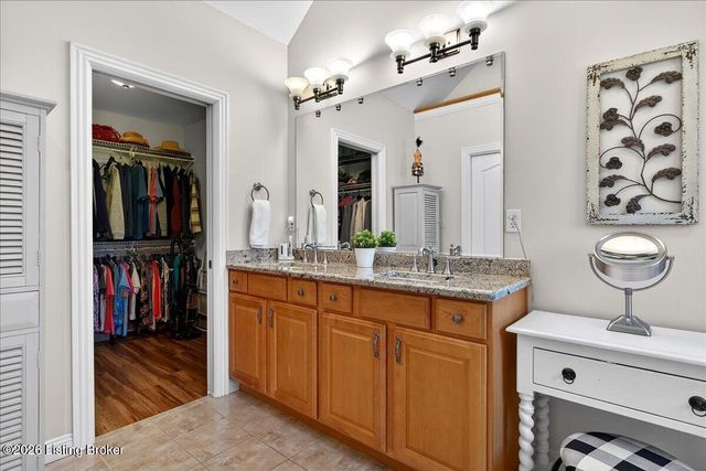 6113 Sweetbay Dr, Crestwood, KY 40014