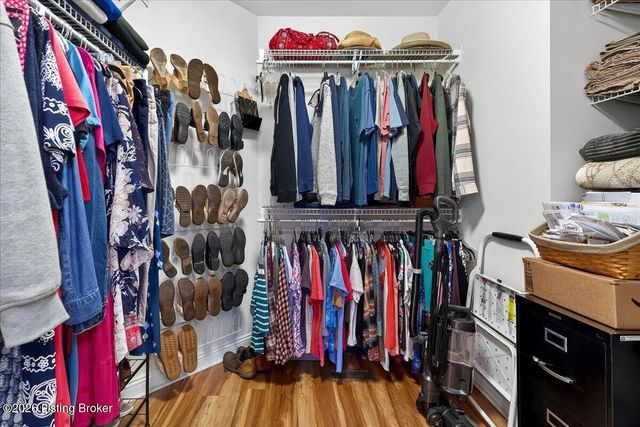 6113 Sweetbay Dr, Crestwood, KY 40014