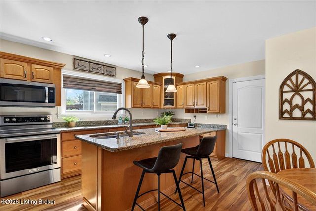 6113 Sweetbay Dr, Crestwood, KY 40014