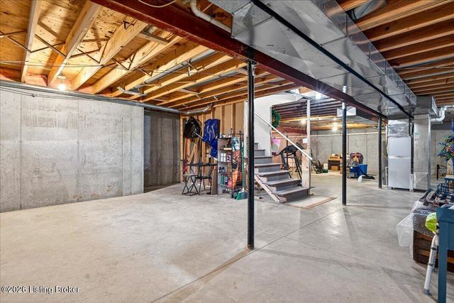 6113 Sweetbay Dr, Crestwood, KY 40014