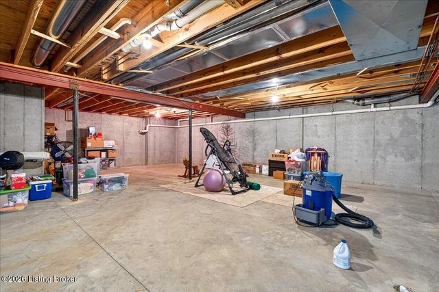 6113 Sweetbay Dr, Crestwood, KY 40014