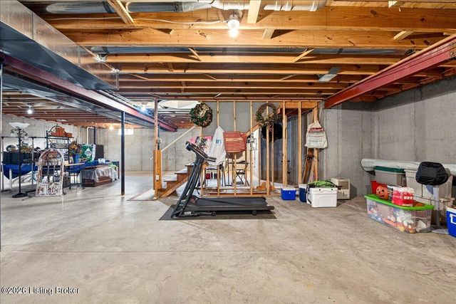 6113 Sweetbay Dr, Crestwood, KY 40014