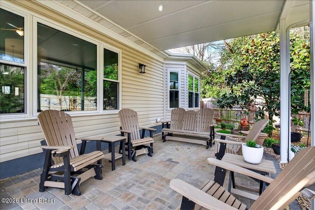 6113 Sweetbay Dr, Crestwood, KY 40014