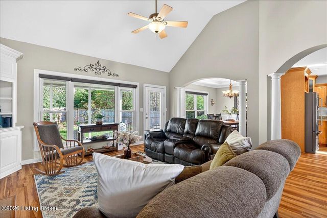 6113 Sweetbay Dr, Crestwood, KY 40014