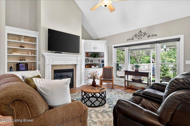 6113 Sweetbay Dr, Crestwood, KY 40014