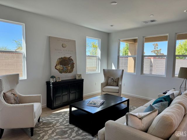 2415 Addlington Street, Bakersfield, CA 93311