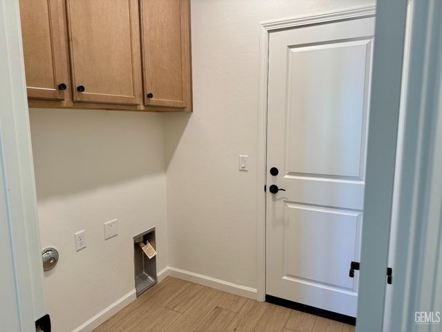 2415 Addlington Street, Bakersfield, CA 93311