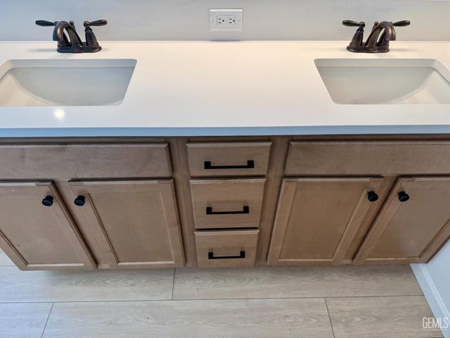 2415 Addlington Street, Bakersfield, CA 93311