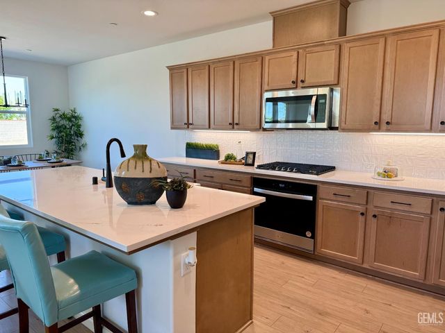 2415 Addlington Street, Bakersfield, CA 93311