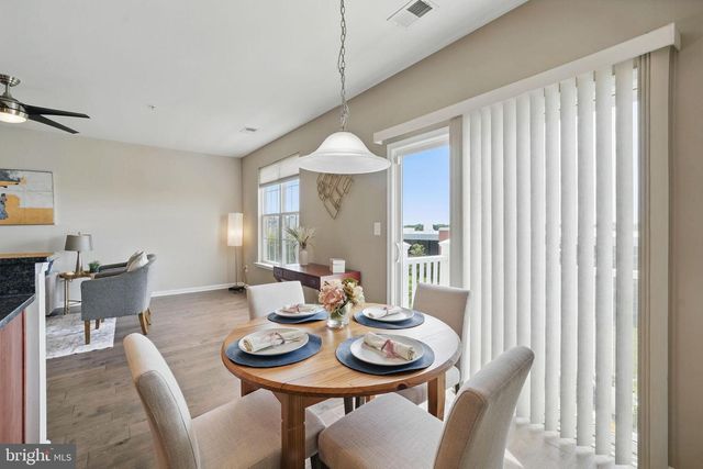 43837 KINGSTON STATION TER, Ashburn, VA 20148