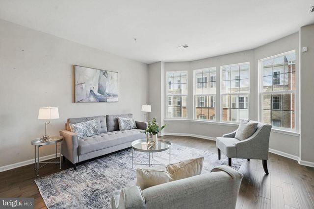 43837 KINGSTON STATION TER, Ashburn, VA 20148