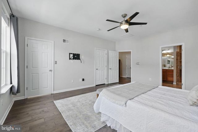 43837 KINGSTON STATION TER, Ashburn, VA 20148