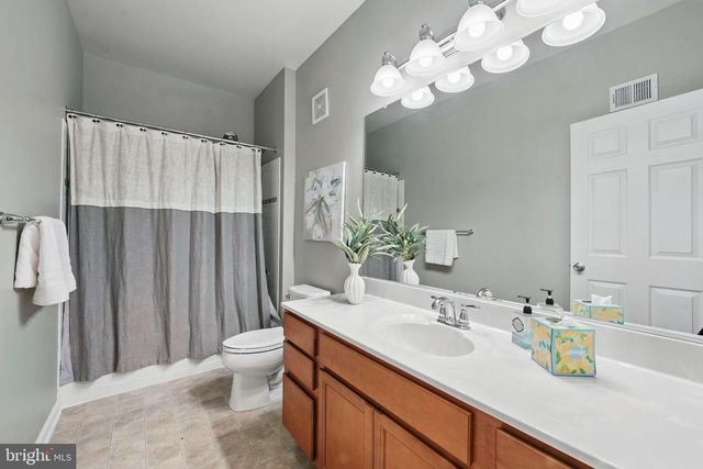 43837 KINGSTON STATION TER, Ashburn, VA 20148