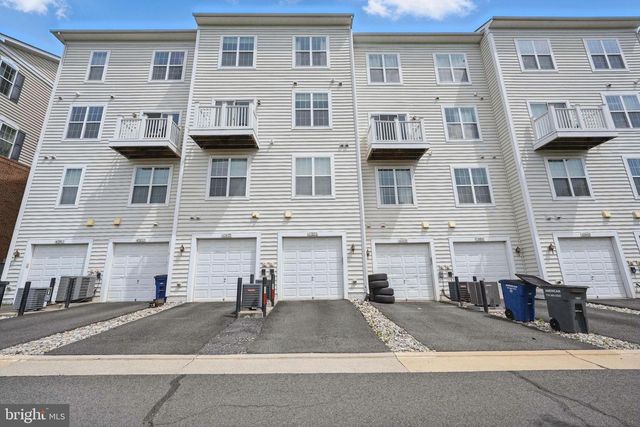 43837 KINGSTON STATION TER, Ashburn, VA 20148