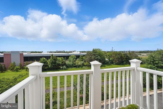 43837 KINGSTON STATION TER, Ashburn, VA 20148