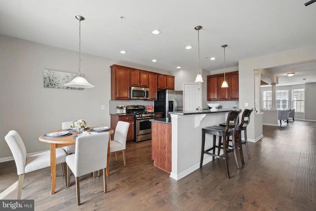 43837 KINGSTON STATION TER, Ashburn, VA 20148