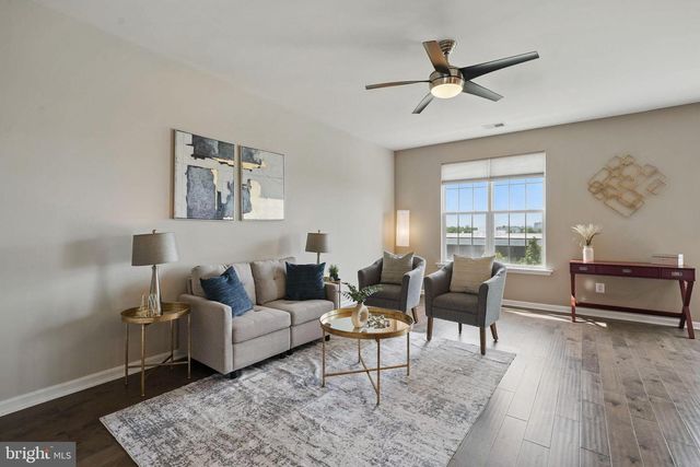 43837 KINGSTON STATION TER, Ashburn, VA 20148