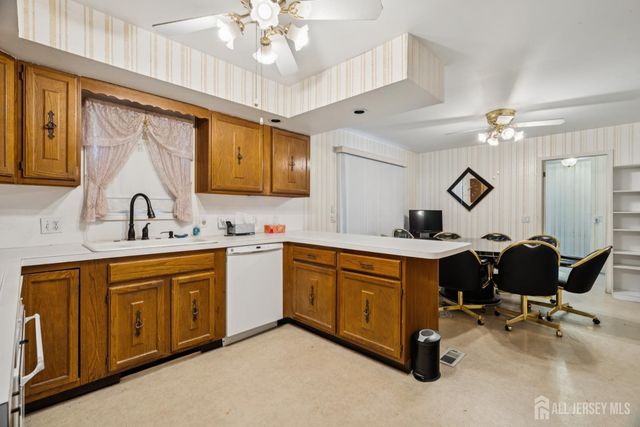 110 Edgewood Avenue, Green Brook, NJ 08812