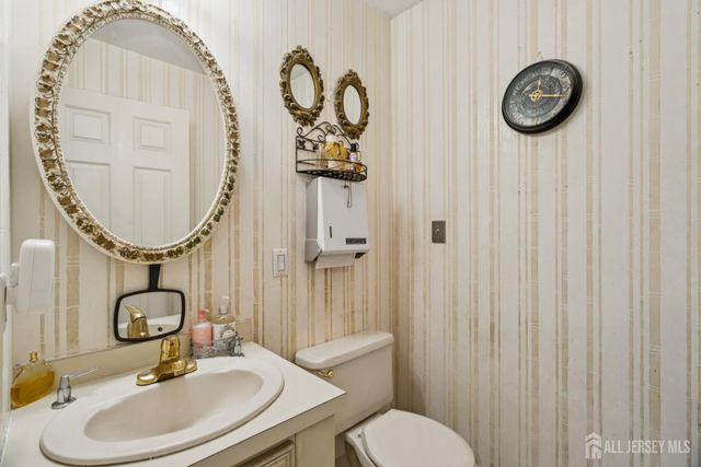 110 Edgewood Avenue, Green Brook, NJ 08812