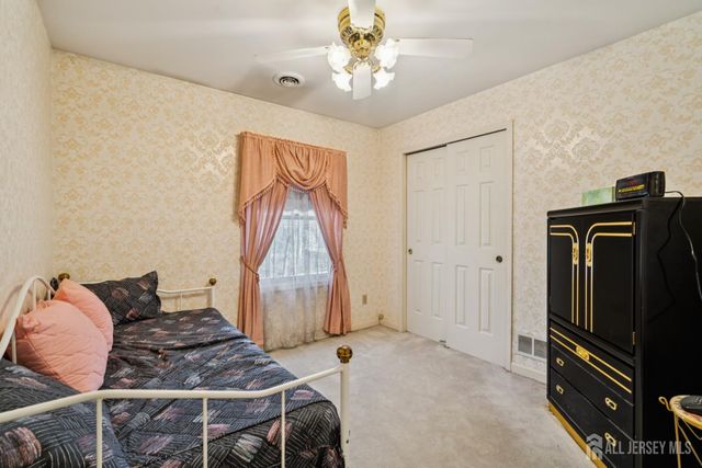 110 Edgewood Avenue, Green Brook, NJ 08812