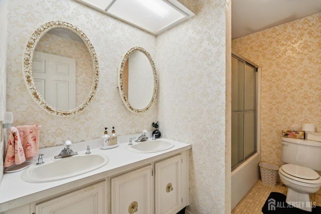 110 Edgewood Avenue, Green Brook, NJ 08812