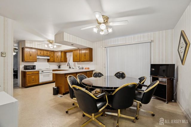 110 Edgewood Avenue, Green Brook, NJ 08812