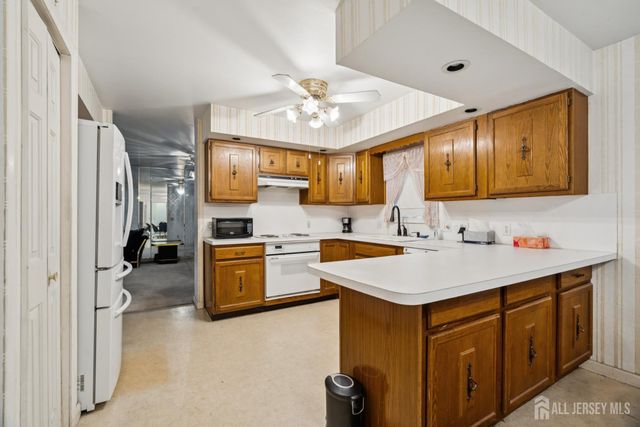 110 Edgewood Avenue, Green Brook, NJ 08812