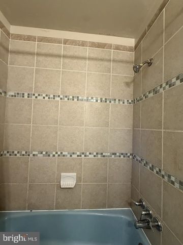 8703 34TH AVE, College Park, MD 20740