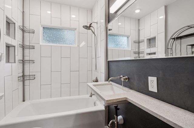 1436 Almond Avenue, Saint Paul, MN 55108