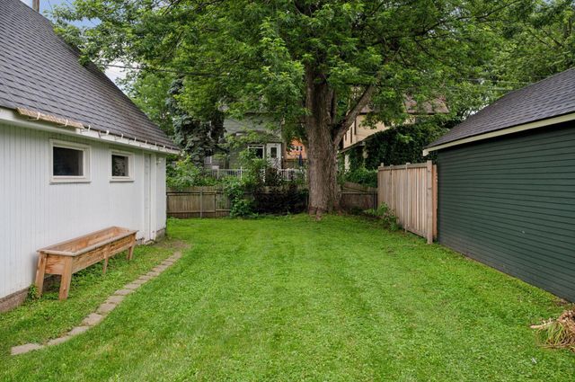 1436 Almond Avenue, Saint Paul, MN 55108