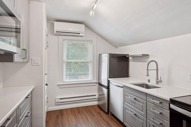 1436 Almond Avenue, Saint Paul, MN 55108