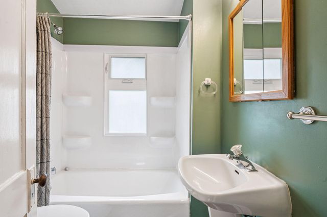 1436 Almond Avenue, Saint Paul, MN 55108