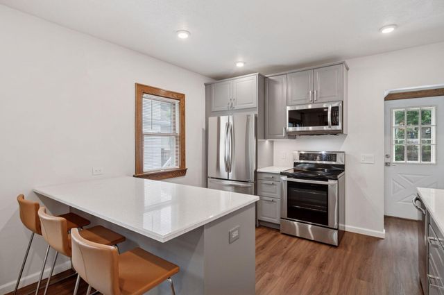 1436 Almond Avenue, Saint Paul, MN 55108