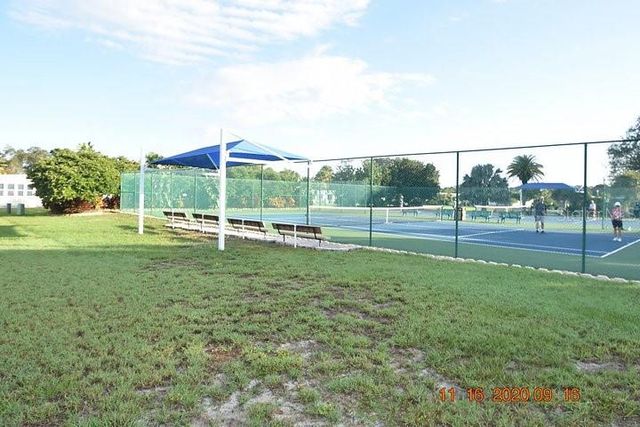 721 ROMA ROAD, Venice, FL 34285