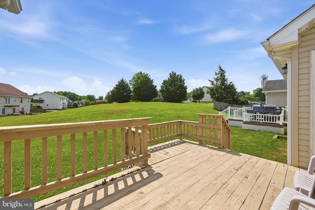 140 PETER RABBIT DR, Ranson, WV 25438