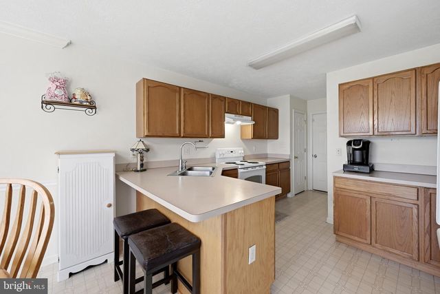 140 PETER RABBIT DR, Ranson, WV 25438