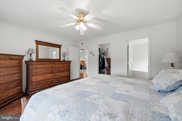 140 PETER RABBIT DR, Ranson, WV 25438