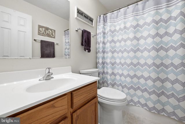 140 PETER RABBIT DR, Ranson, WV 25438