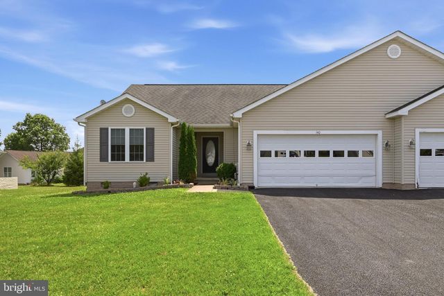 140 PETER RABBIT DR, Ranson, WV 25438