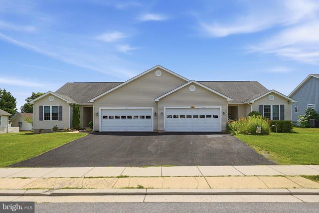 140 PETER RABBIT DR, Ranson, WV 25438