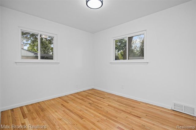 31767 W 13 Mile Road, Farmington, MI 48334