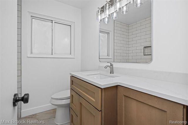 31767 W 13 Mile Road, Farmington, MI 48334
