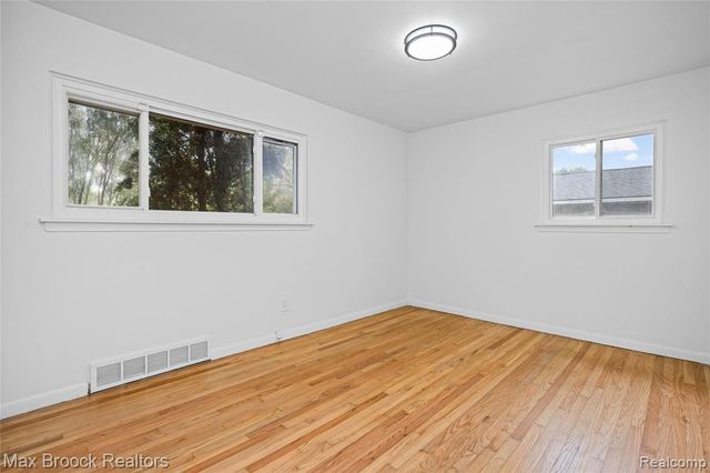 31767 W 13 Mile Road, Farmington, MI 48334