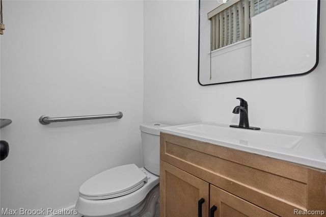 31767 W 13 Mile Road, Farmington, MI 48334