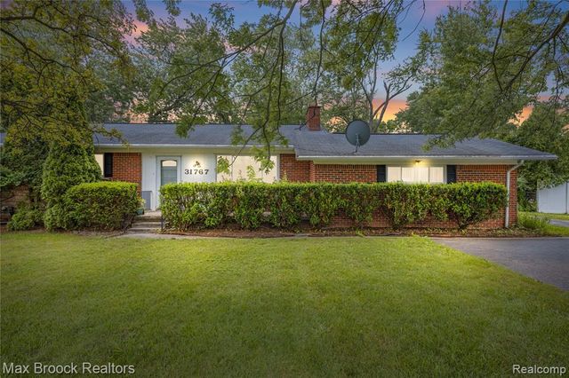 31767 W 13 Mile Road, Farmington, MI 48334