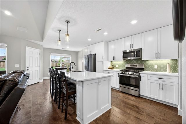 112 Sussex Avenue, Lowell, AR 72745